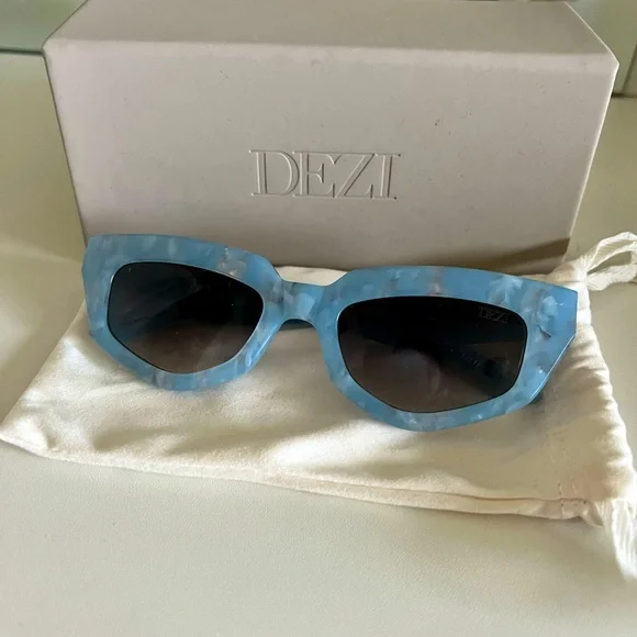 On read dezi sunglasses DEZI | Accessories | Dezi Eyewear On Read Sunglasses | Poshmark main image 4